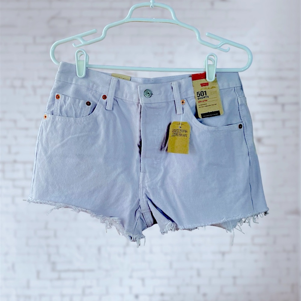 Levi’s 501 High Rise Pale Purple Denim Cut Off Shorts. Size 29. NWT